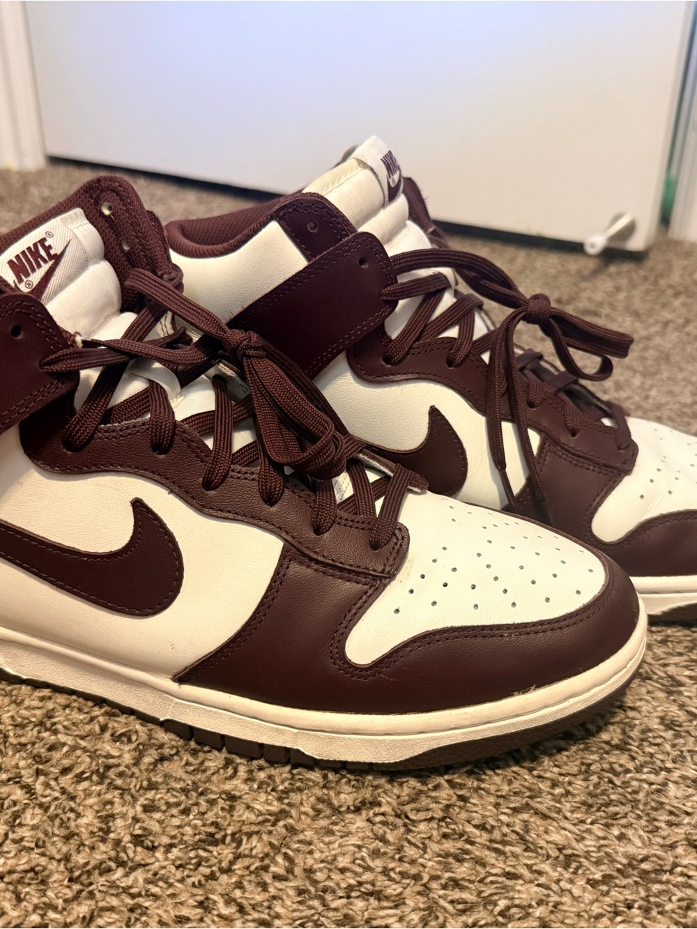 Nike Dunk High Sneakers Burgundy Crush 2022